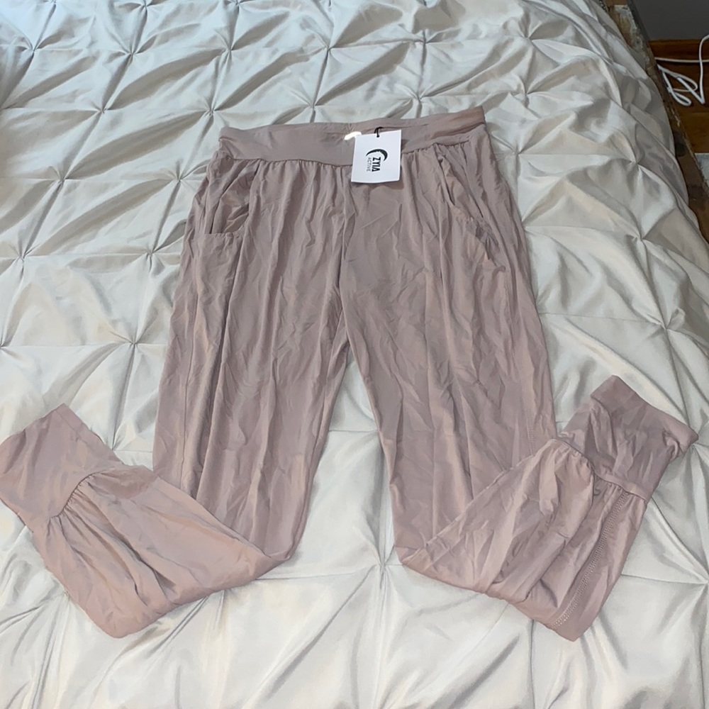 Zyia lilac jogger in a bottle 2